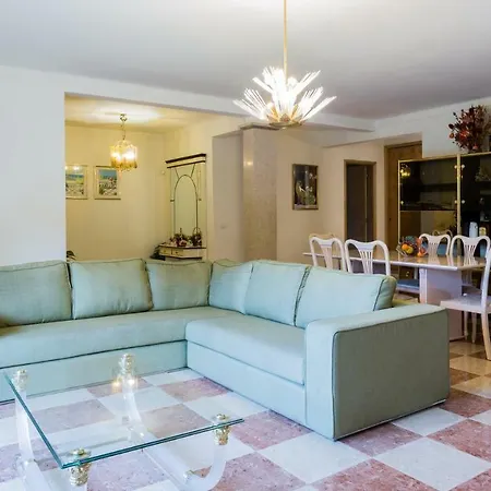 Girassol Villa