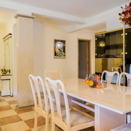 Girassol Villa